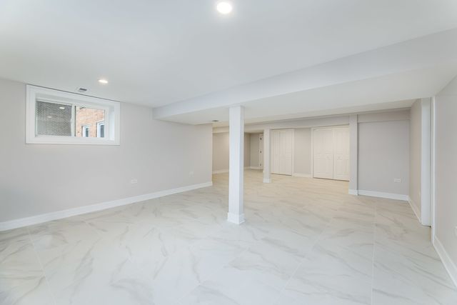 8110 Lockwood Avenue, Burbank, IL 60459