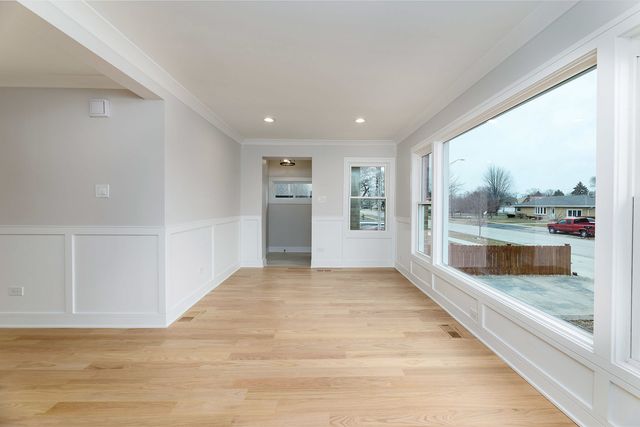 8110 Lockwood Avenue, Burbank, IL 60459