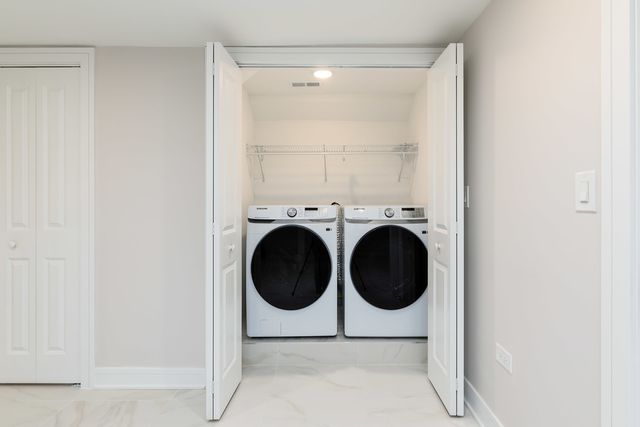 8110 Lockwood Avenue, Burbank, IL 60459