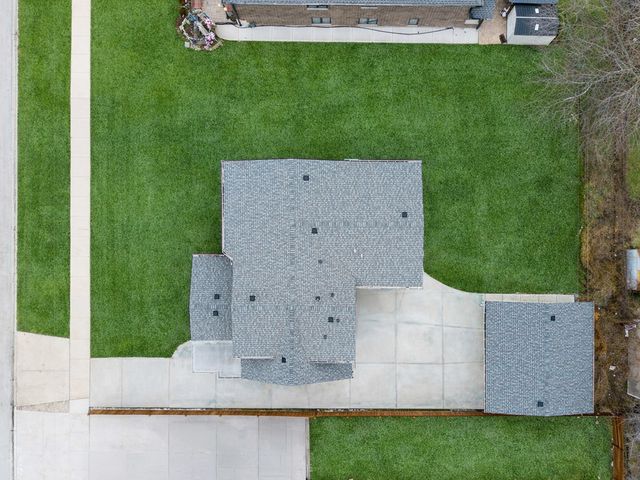 8110 Lockwood Avenue, Burbank, IL 60459