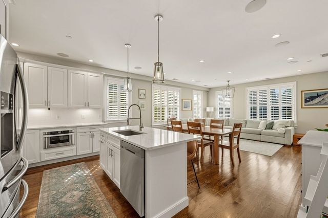 884 Adams St D, Boston, MA 02124