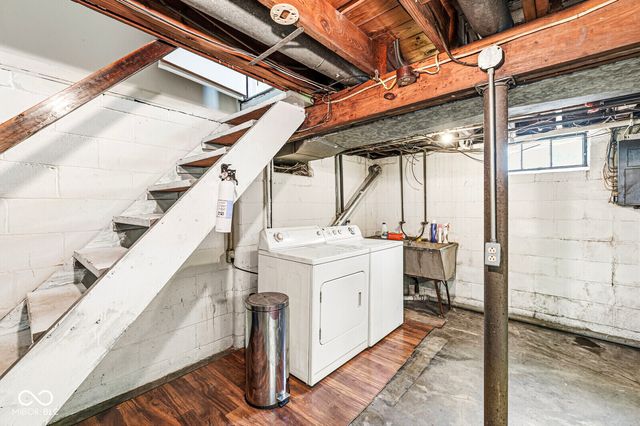 6734 Hillside Avenue, Indianapolis, IN 46220