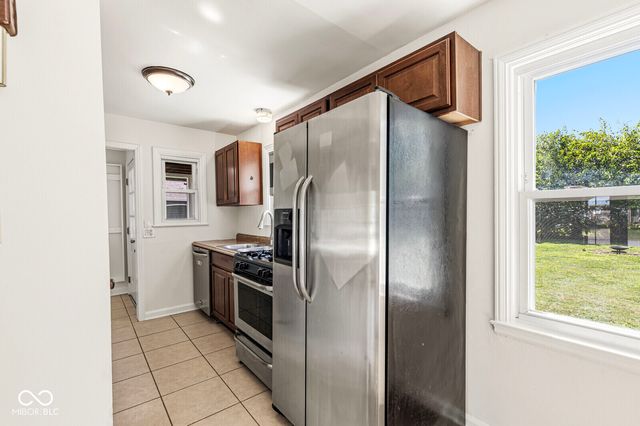 6734 Hillside Avenue, Indianapolis, IN 46220