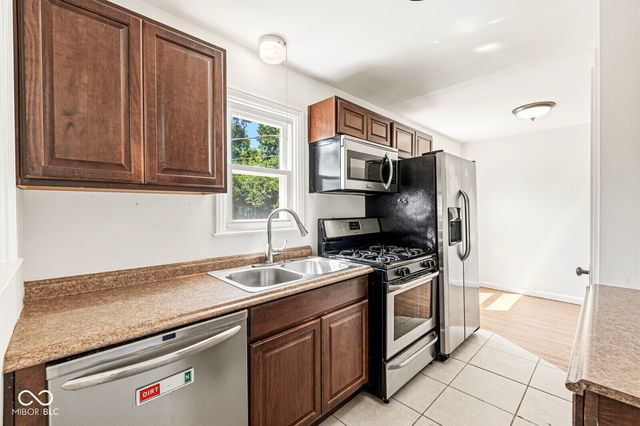 6734 Hillside Avenue, Indianapolis, IN 46220