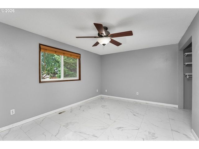 1343 Se WENDY Ave, Gresham, OR 97080
