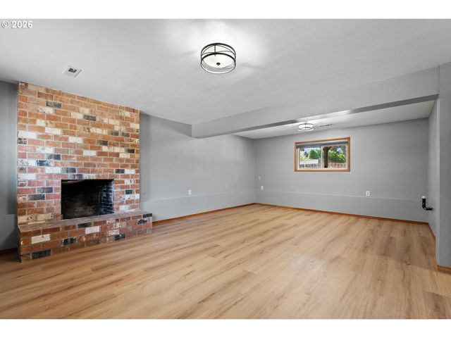1343 Se WENDY Ave, Gresham, OR 97080