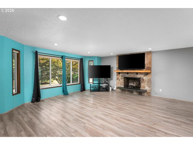 1343 Se WENDY Ave, Gresham, OR 97080