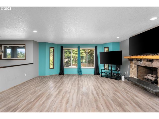 1343 Se WENDY Ave, Gresham, OR 97080
