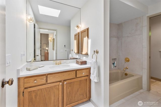 22329 NE 28th Street, Sammamish, WA 98074