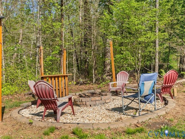 126 Reedy Creek Rd, Louisa, VA 23093