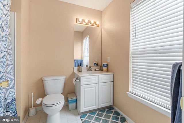 209 WINDSOR DR, Swedesboro, NJ 08085