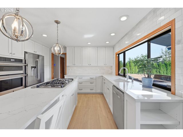 16888 Se HAGEN Rd, Happy Valley, OR 97086