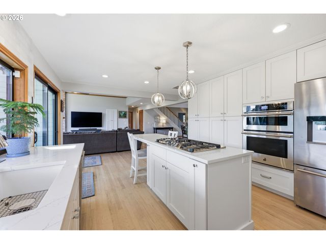 16888 Se HAGEN Rd, Happy Valley, OR 97086