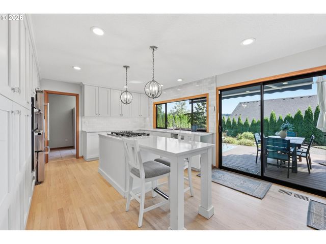 16888 Se HAGEN Rd, Happy Valley, OR 97086