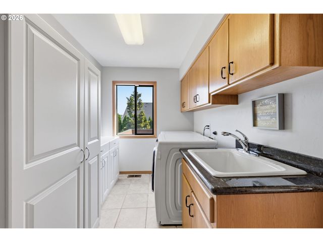 16888 Se HAGEN Rd, Happy Valley, OR 97086