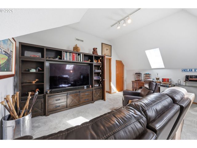 16888 Se HAGEN Rd, Happy Valley, OR 97086
