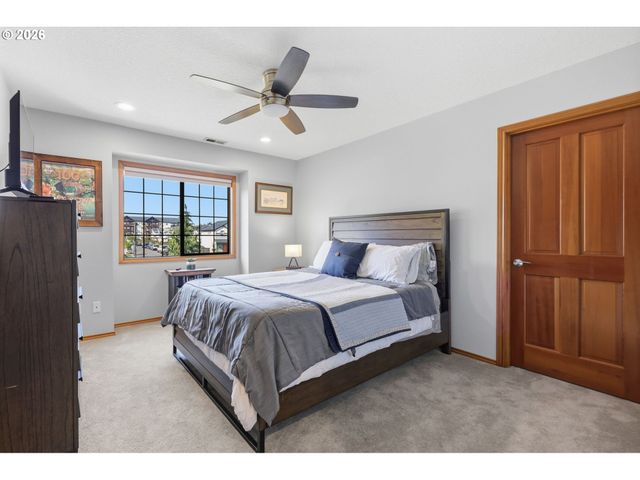 16888 Se HAGEN Rd, Happy Valley, OR 97086