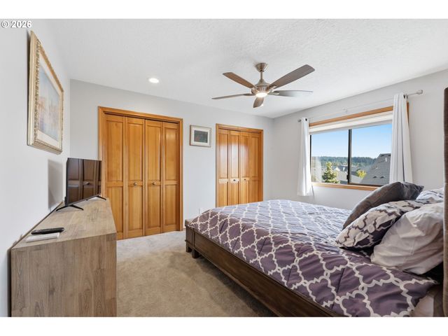 16888 Se HAGEN Rd, Happy Valley, OR 97086