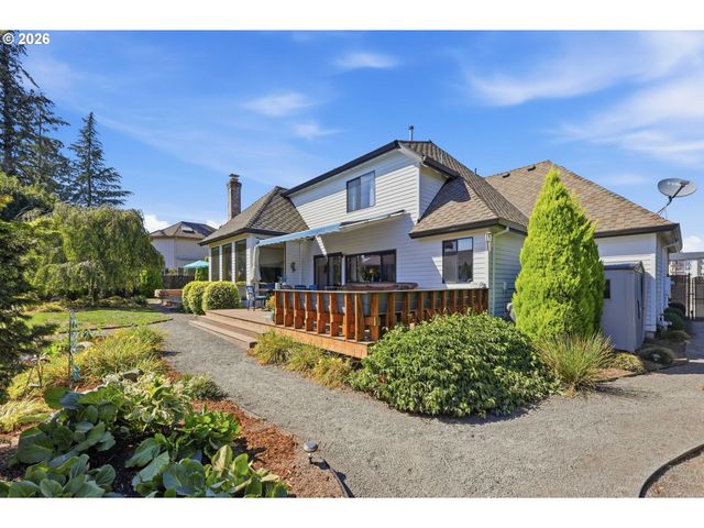 16888 Se HAGEN Rd, Happy Valley, OR 97086
