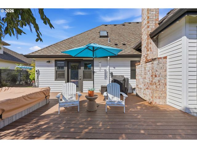 16888 Se HAGEN Rd, Happy Valley, OR 97086