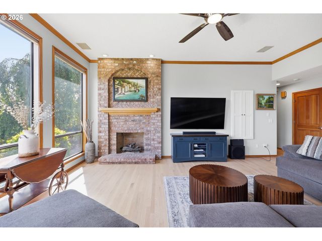 16888 Se HAGEN Rd, Happy Valley, OR 97086