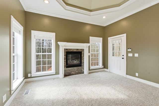 1014 Alameda Dr, Portland, TN 37148