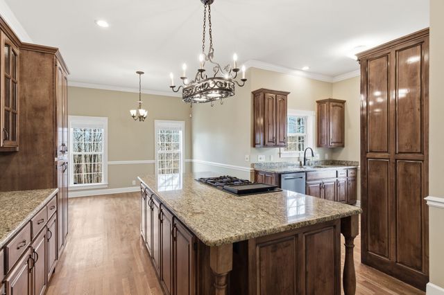 1014 Alameda Dr, Portland, TN 37148