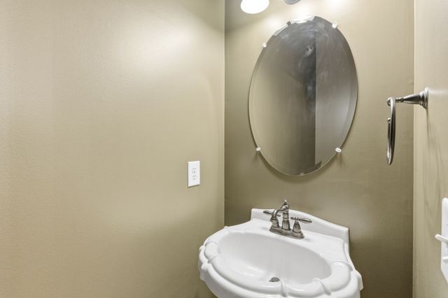 1014 Alameda Dr, Portland, TN 37148