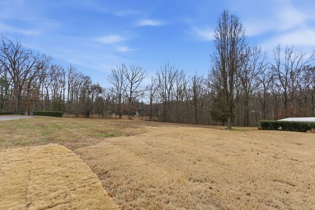 1014 Alameda Dr, Portland, TN 37148