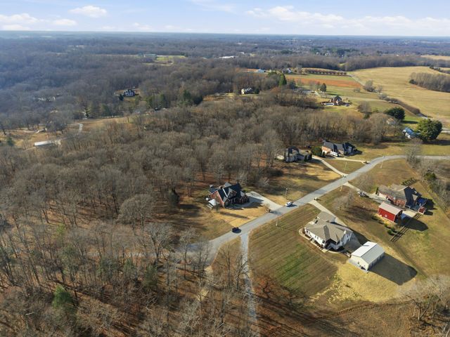 1014 Alameda Dr, Portland, TN 37148