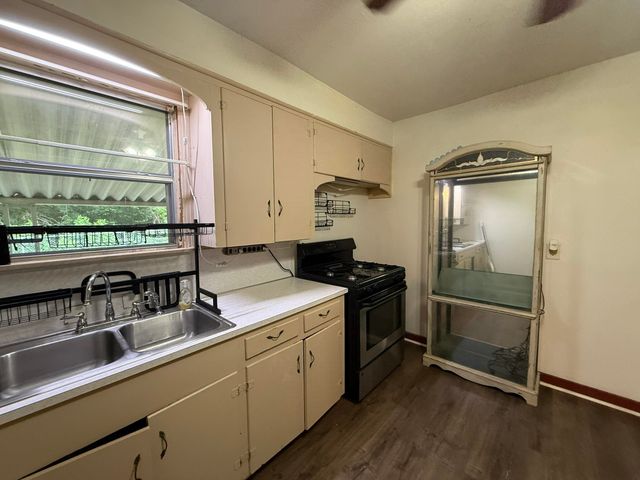 405 CAPITOL, Gilmer, TX 75644