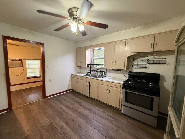 405 CAPITOL, Gilmer, TX 75644