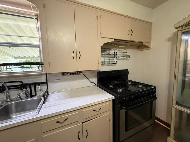 405 CAPITOL, Gilmer, TX 75644