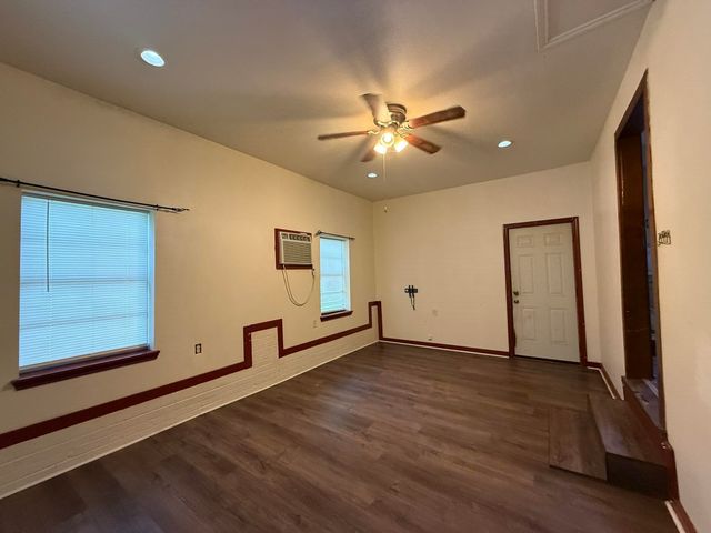 405 CAPITOL, Gilmer, TX 75644