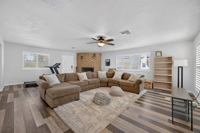 11839 E Ashlan Avenue, Sanger, CA 93657