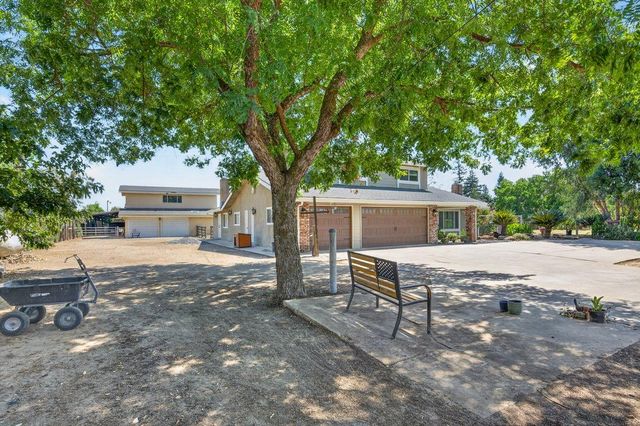 11839 E Ashlan Avenue, Sanger, CA 93657