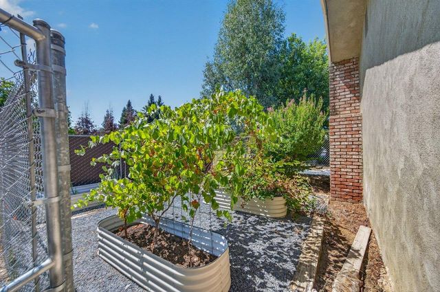 11839 E Ashlan Avenue, Sanger, CA 93657