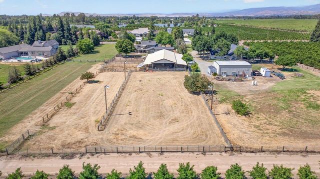 11839 E Ashlan Avenue, Sanger, CA 93657