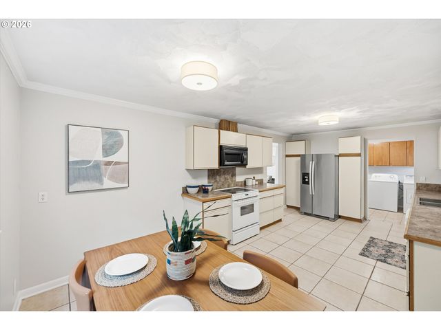 14012 Se RIVER Rd, Milwaukie, OR 97267