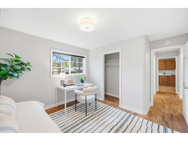 14012 Se RIVER Rd, Milwaukie, OR 97267