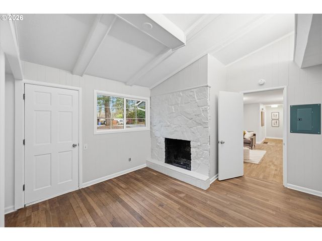 14012 Se RIVER Rd, Milwaukie, OR 97267