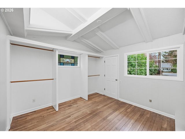 14012 Se RIVER Rd, Milwaukie, OR 97267