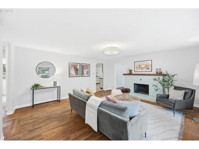 14012 Se RIVER Rd, Milwaukie, OR 97267