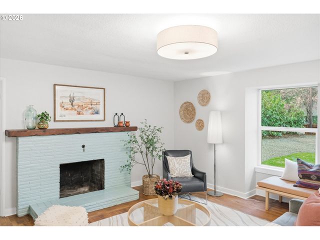 14012 Se RIVER Rd, Milwaukie, OR 97267