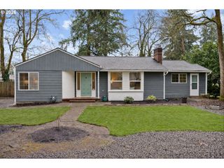 14012 Se RIVER Rd, Milwaukie, OR 97267