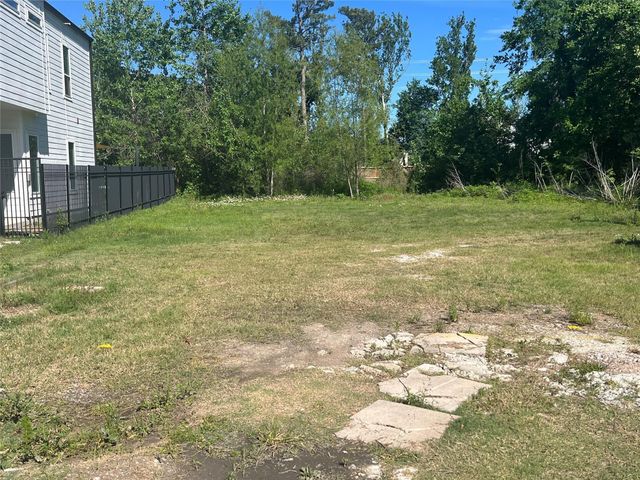 5802 Burt Street, Houston, TX 77091