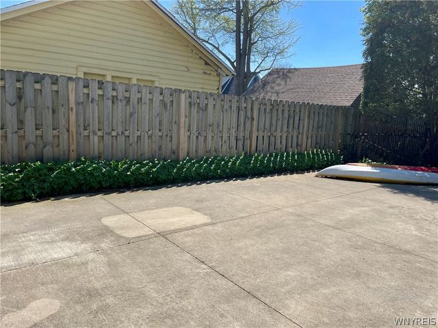 93 Narragansett Road, Buffalo, NY 14220