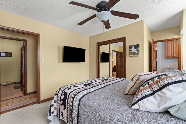 26033 W Catfish Drive, Wilmington, IL 60481