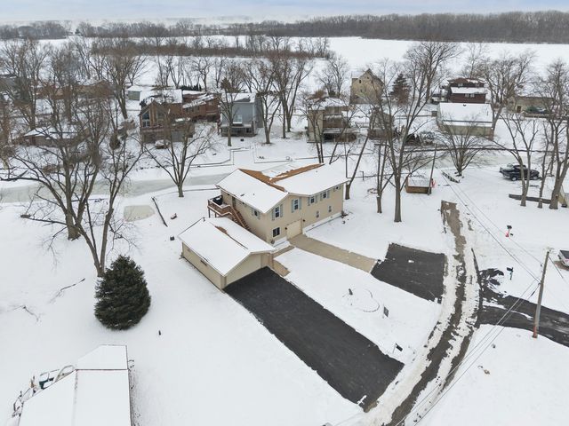 26033 W Catfish Drive, Wilmington, IL 60481