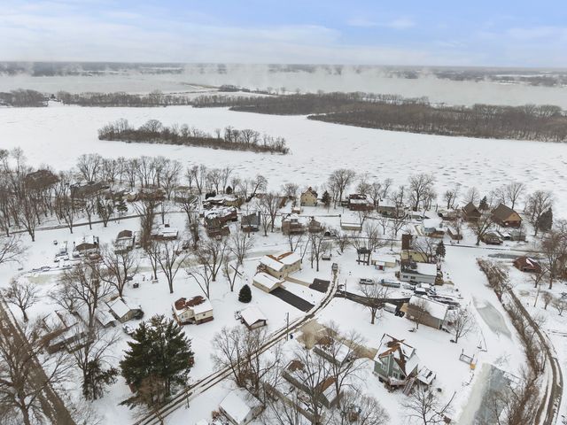 26033 W Catfish Drive, Wilmington, IL 60481